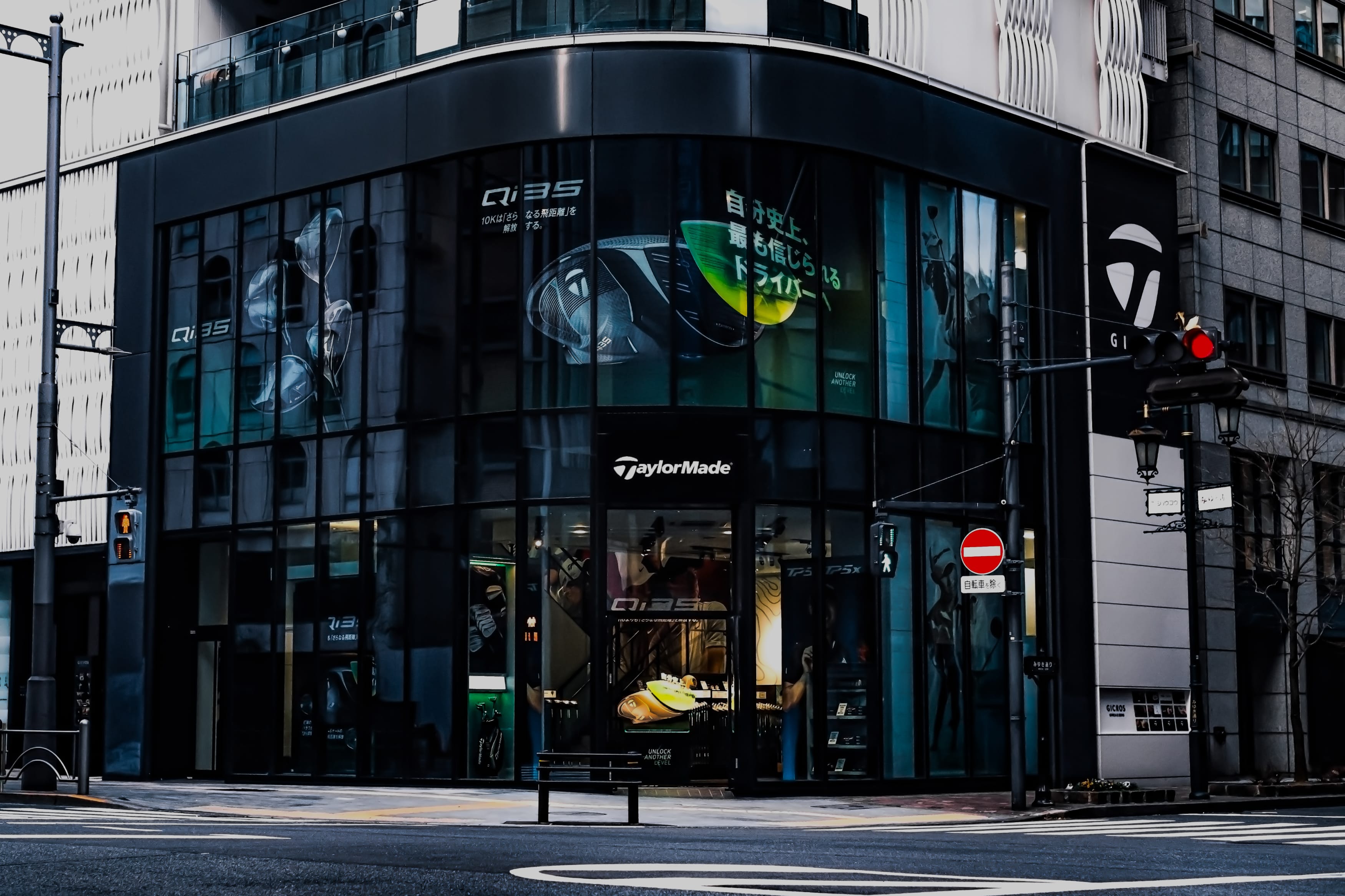 テーラーメイド銀座 | 直営店 | TaylorMade Golf